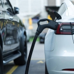 Desafios e Oportunidades na Adoção de Veículos Elétricos